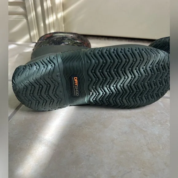 Boy’s Dryshod Waterproof/Insulated Muck Boots; Size Big Kids 5 - Picture 4 of 7